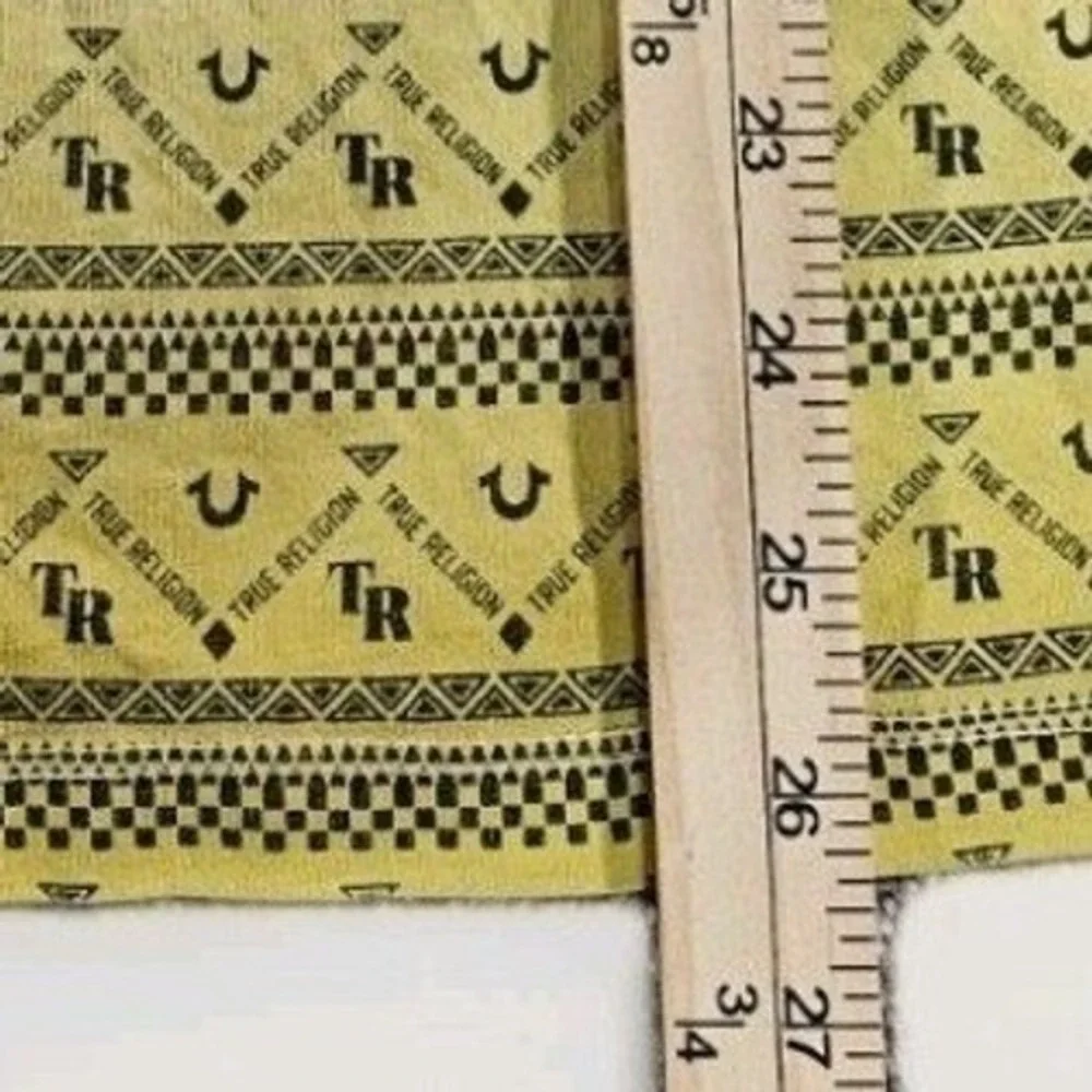 True Religion T-Shirt Mens Medium Grey Yellow Gradient Logo Print Short Sleeve